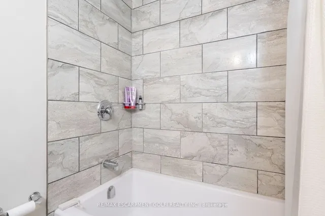 Additional image 18 of 2290 Woodward Ave