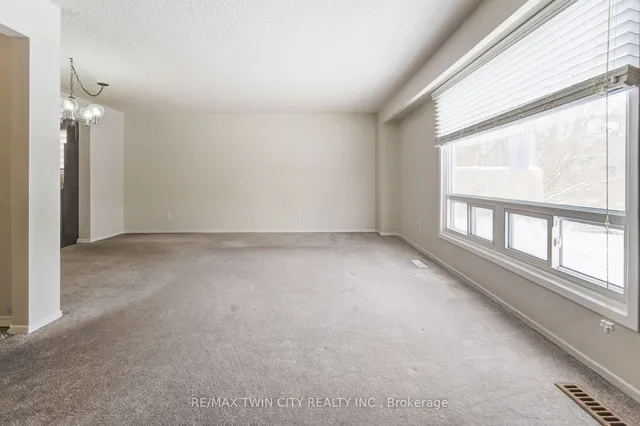 Additional image 6 of 122 FOREST GLEN Cres