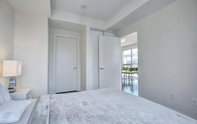 Additional image 10 of 460 Adelaide St Unit 2015