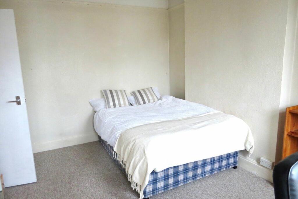 Additional image 12 of STUDENT FIVE DOUBLE BEDROOMS, WINTON