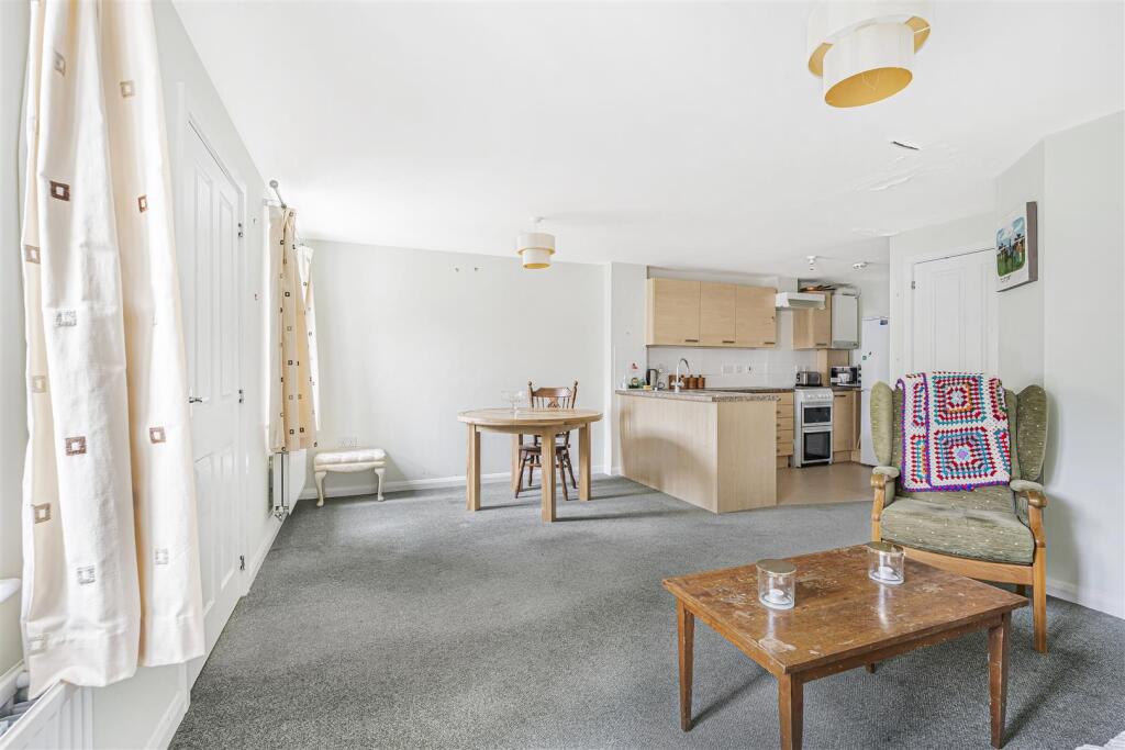 Additional image 19 of Meadow Lane, Newmarket