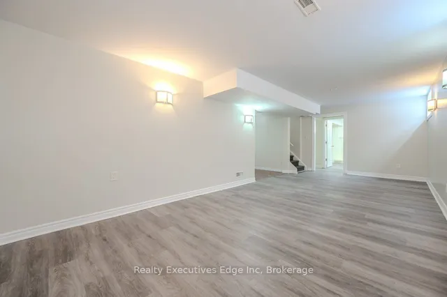 Additional image 32 of 28 Summerhill Cres