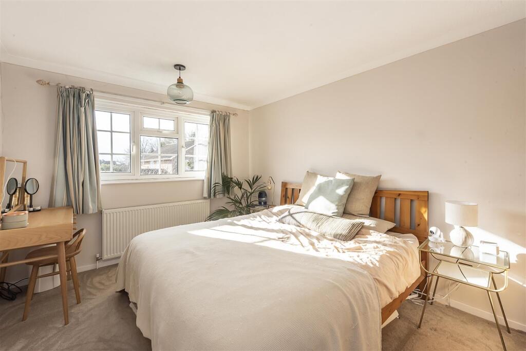 Additional image 7 of Chesterton Avenue, Harpenden