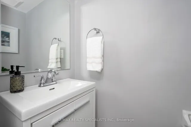 Additional image 19 of 76 Munro St Unit 4