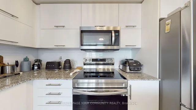 Additional image 17 of 55 Bremner Blvd Unit 3001