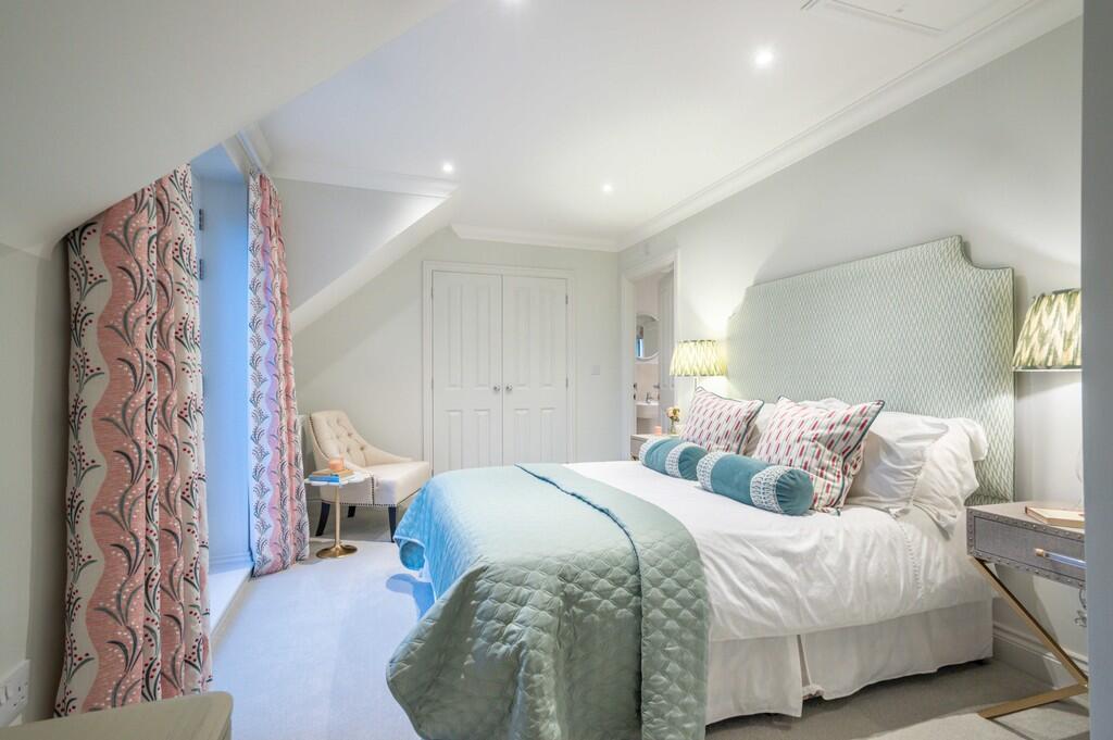 Additional image 10 of Cheveley, Newmarket