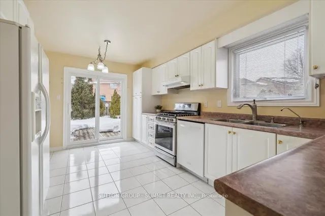 Additional image 10 of 131 Genesee Dr