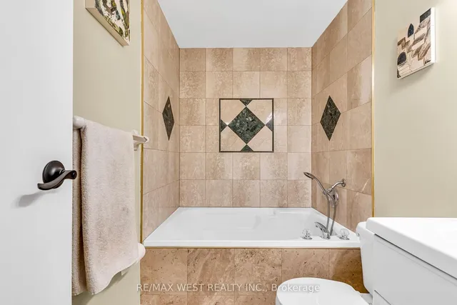 Additional image 25 of 10 Greenwood Cres