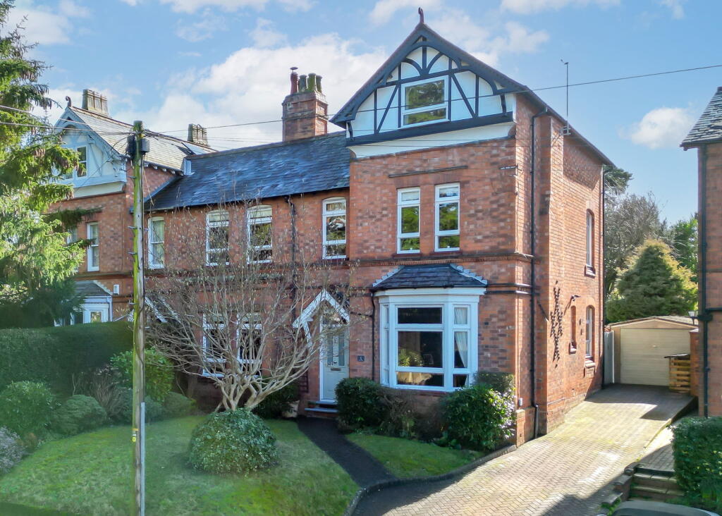 Clive Road, Aston Fields, Bromsgrove, B60 2AY