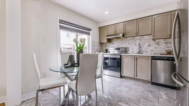 Additional image 13 of 27 Earl Grey Cres