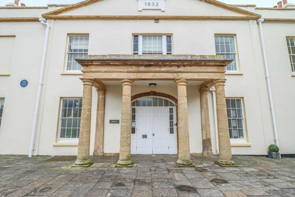 Additional image 20 of Doctor Foxs, Knightstone Island