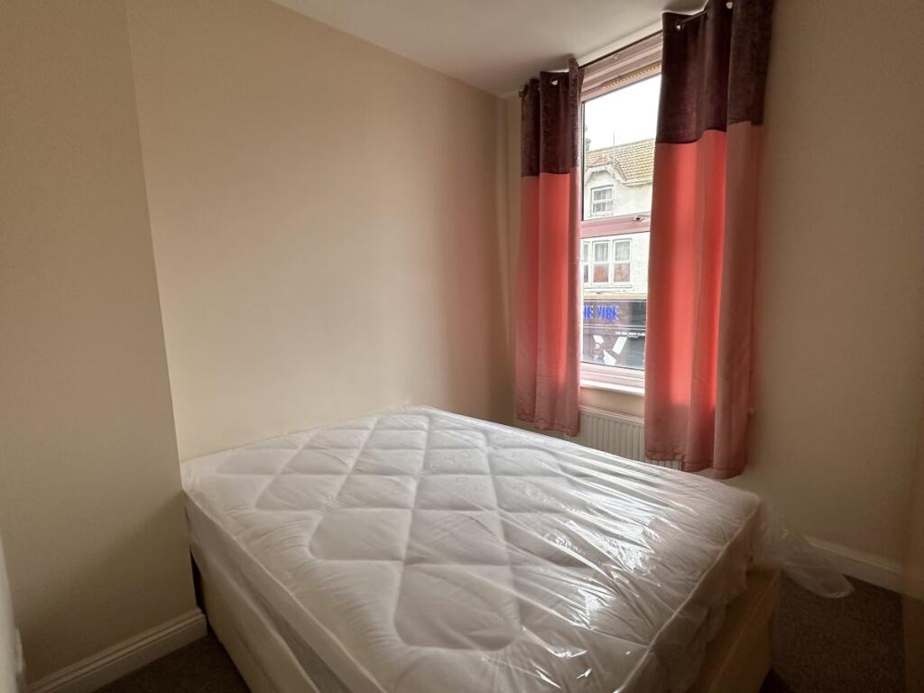 Additional image 5 of The Triangle, Triangle