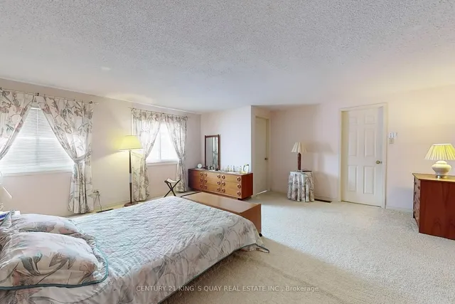 Additional image 27 of 37 Carl Cres