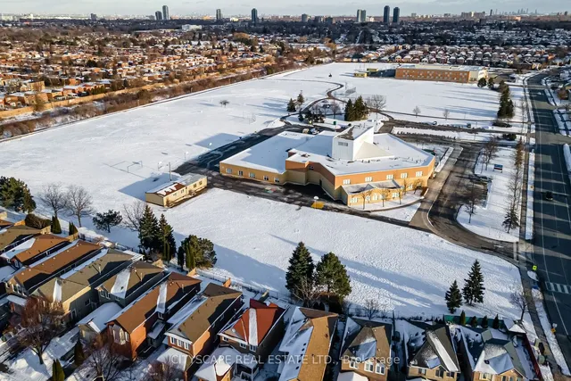 Additional image 39 of 102 Richwood Cres