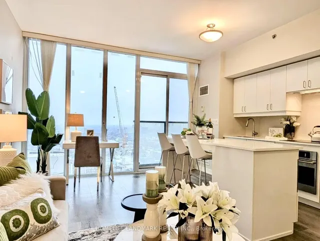 Additional image 7 of 426 University Ave Unit 2702