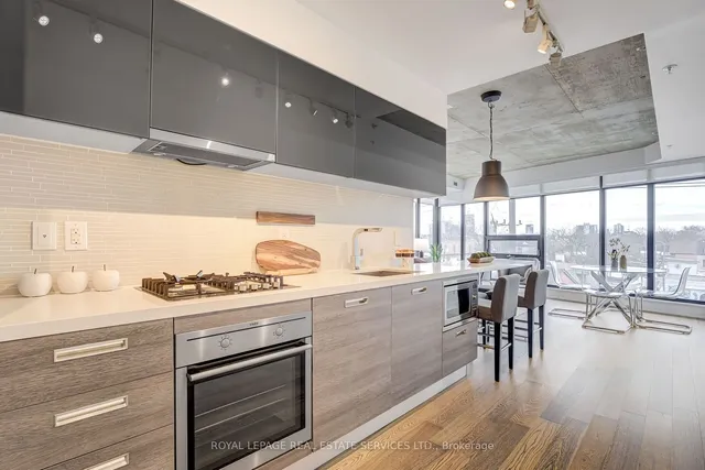 Additional image 6 of 1239 Dundas St St Unit 404