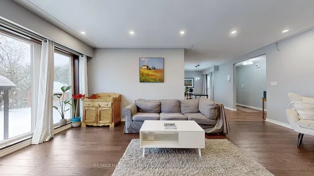 Additional image 9 of 1007 Earl Cres