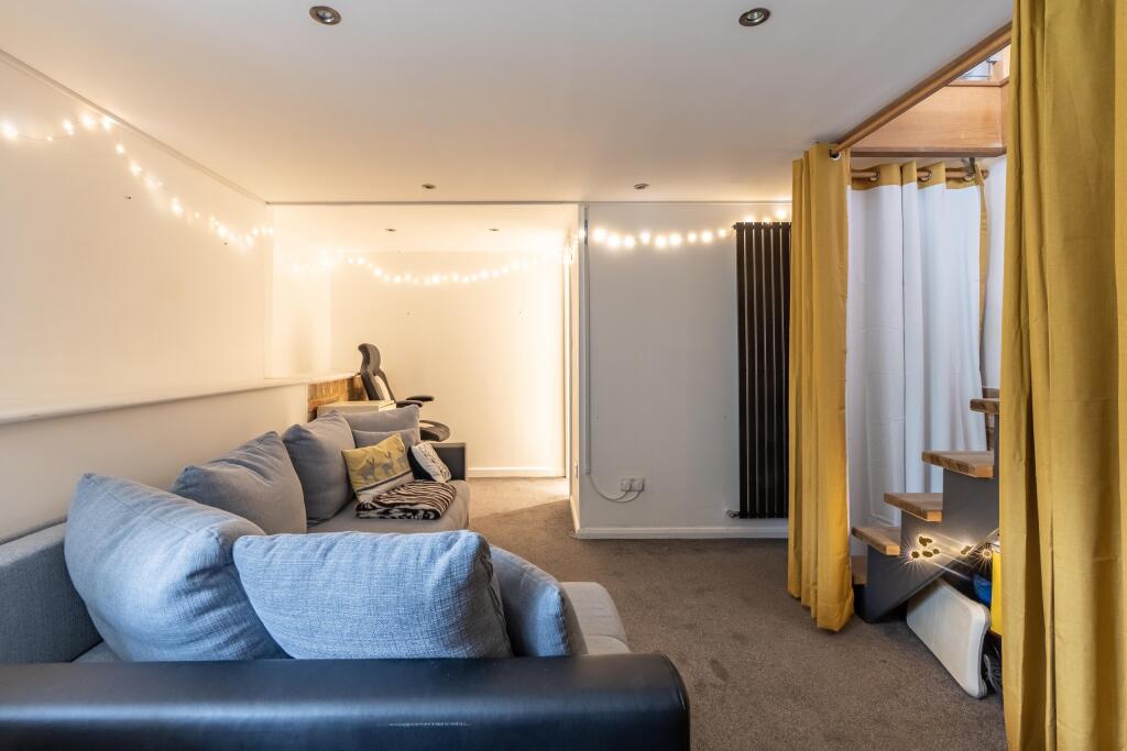 Additional image 19 of Flat 1, 6 Landemann Circus, Weston-super-Mare