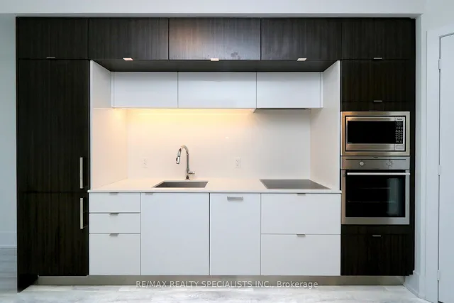 Additional image 8 of 1 Edgewater Dr Unit 313