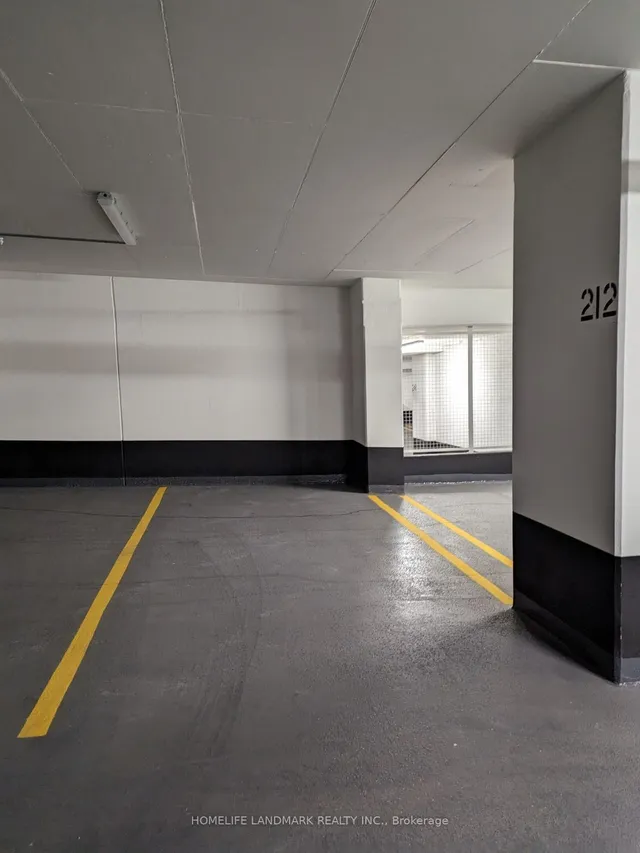 Additional image 17 of 36 Zorra St Unit 522