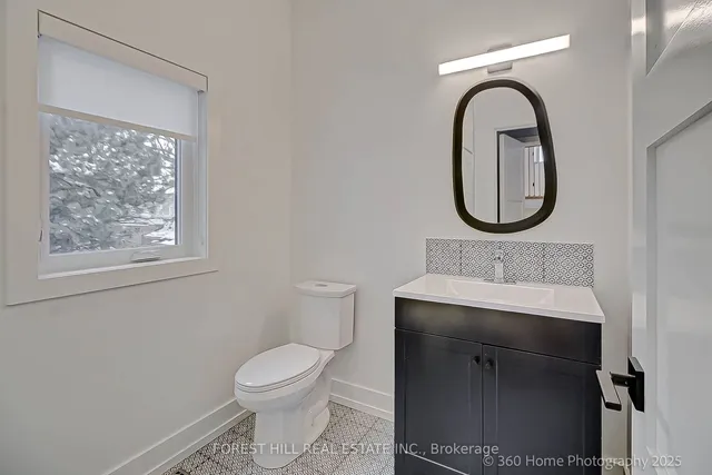 Additional image 19 of 896 Coxwell Ave