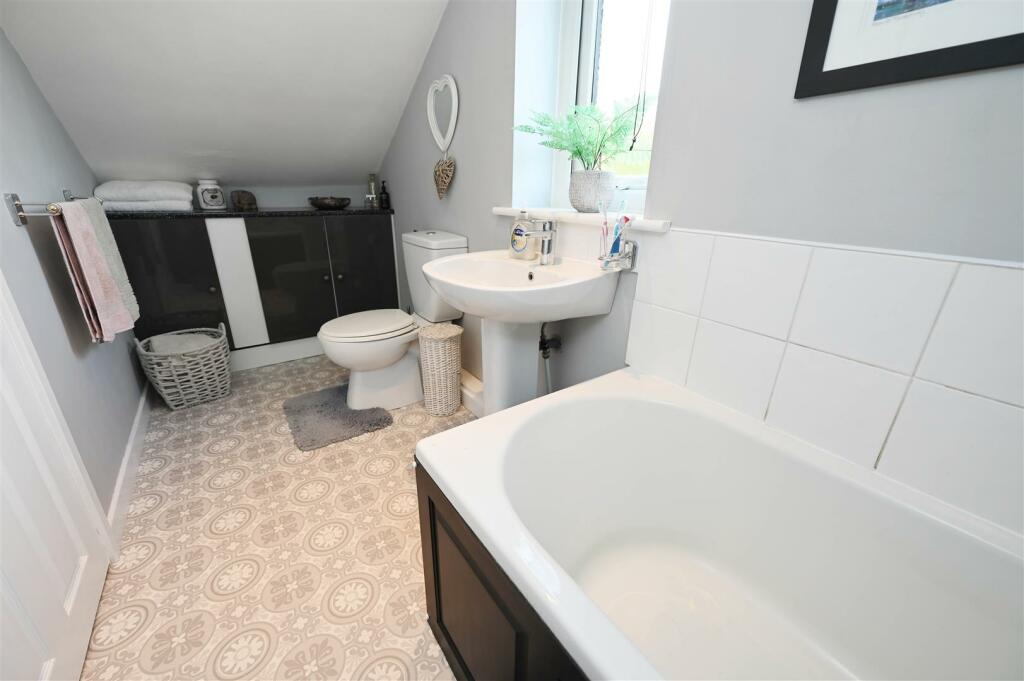 Additional image 23 of Ronaldshay Close, Richmond