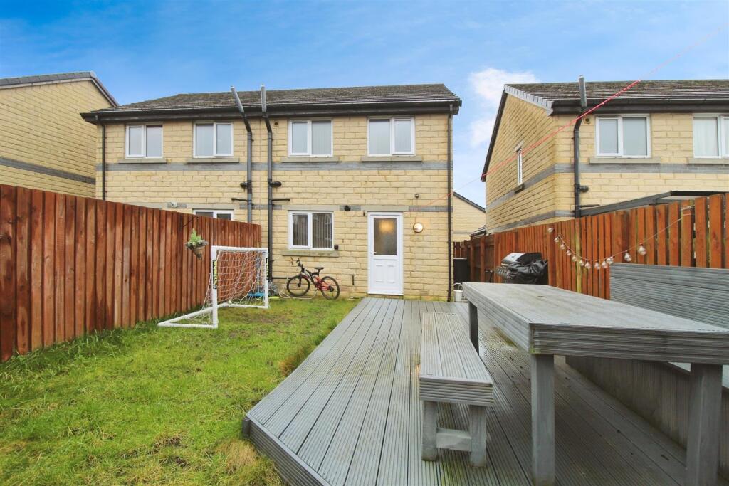 Additional image 16 of Redwood Crescent, Bradford, BD4 6FN