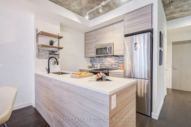 Additional image 14 of 111 Bathurst St Unit 912