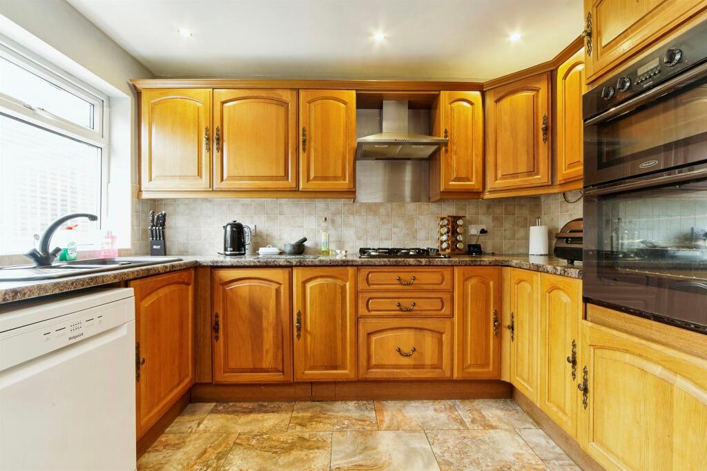 Additional image 4 of Fourlands Crescent, Bradford