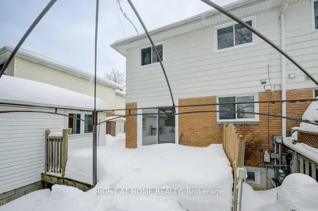 Additional image 38 of 144 Mooregate Cres