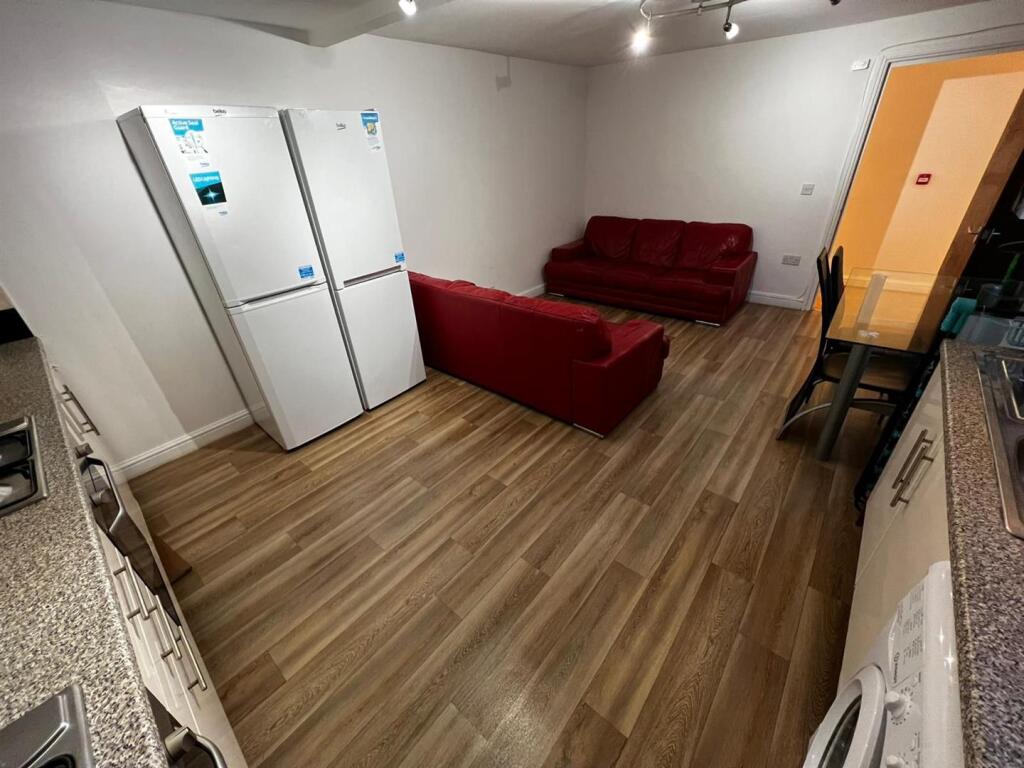 Additional image 3 of City Road, Cardiff