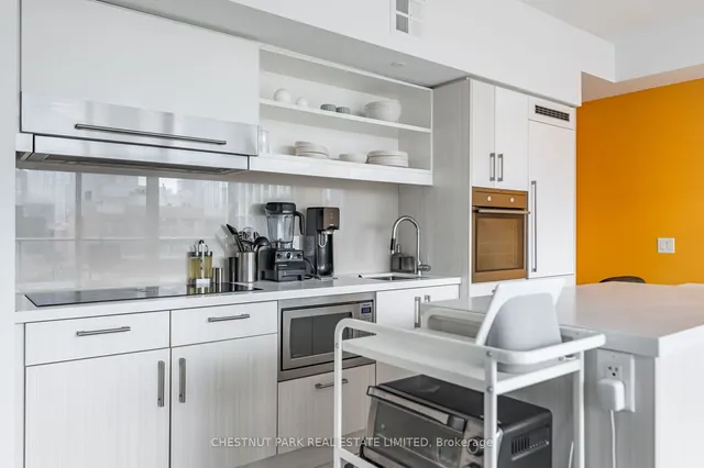 Additional image 9 of 39 Sherbourne St Unit 907