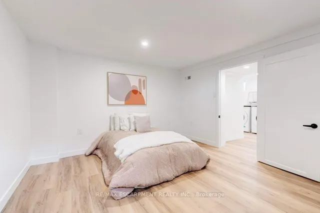 Additional image 31 of 5470 Randolph Cres