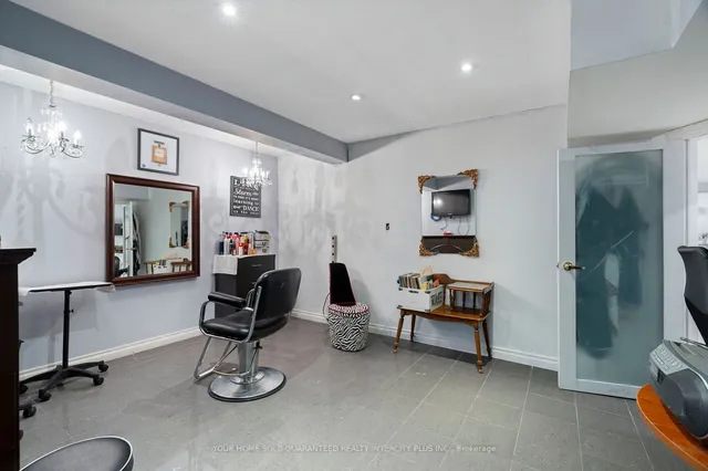 Additional image 32 of 40 Rampart Dr