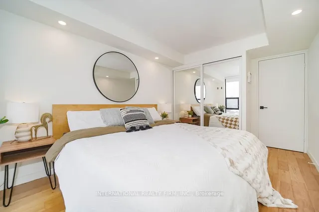 Additional image 34 of 725 King St Unit 811