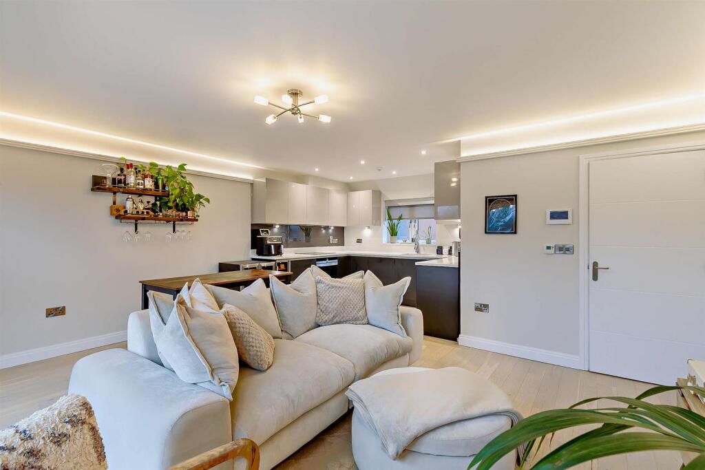 Additional image 10 of Alder House, Henley-In-Arden