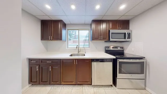 Additional image 6 of 260 Connaught Ave