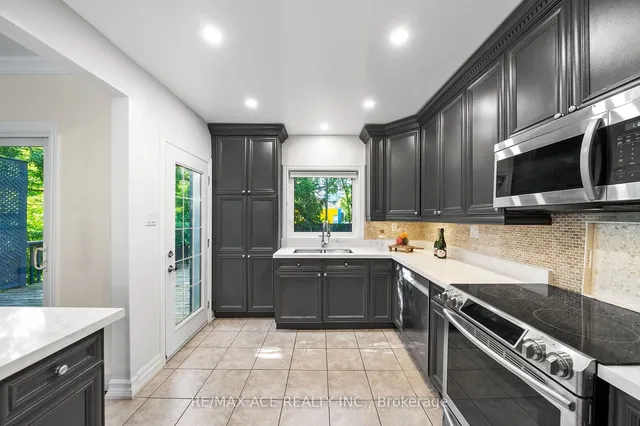 Additional image 10 of 218 Bogert Ave