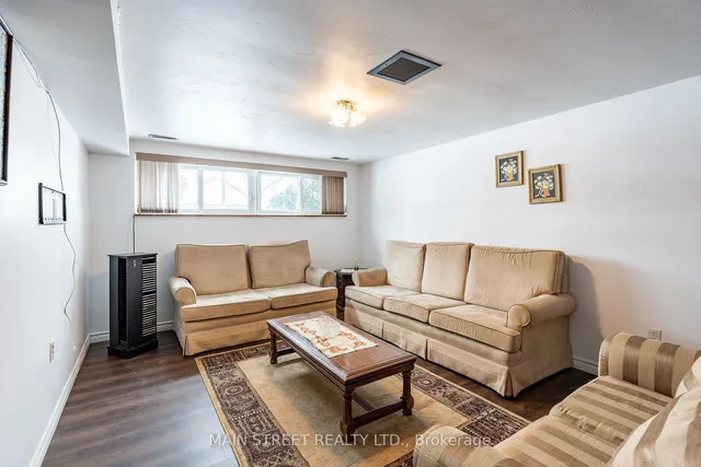 Additional image 25 of 92 Queenston Cres