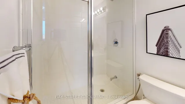 Additional image 19 of 159 Wellesley St Unit 1908