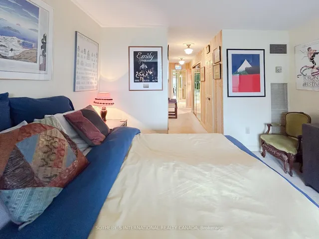 Additional image 35 of 130 Carlton St Unit 906