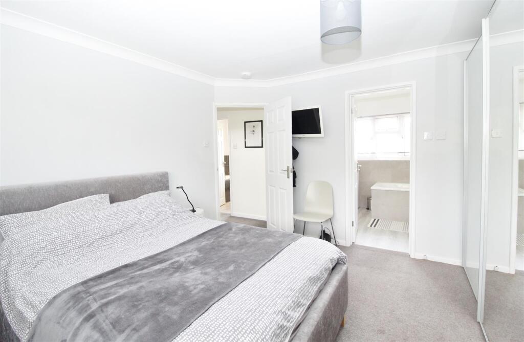 Additional image 12 of Bradmore Way, Brookmans Park