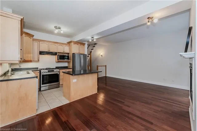 Additional image 13 of 76 Woolwich St Unit 7