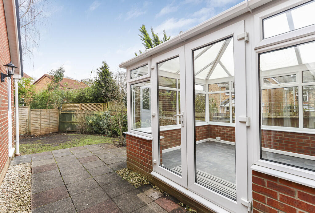 Additional image 16 of Twin Oaks Close, Broadstone