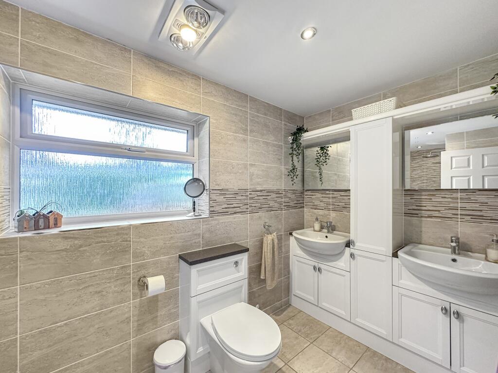 Additional image 11 of Elmwood Way, Highcliffe, Dorset. BH23 5DL