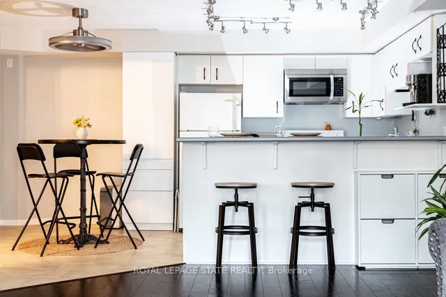 Additional image 10 of 2010 Cleaver Ave Unit 322