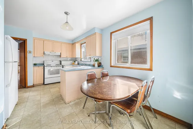 Additional image 13 of 37 Madawaska Ave