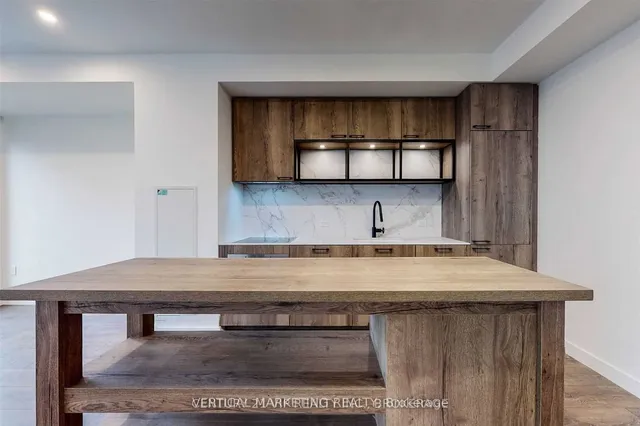 Additional image 13 of 505 Richmond St Unit 815