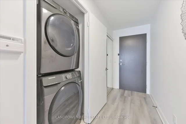 Additional image 16 of 125 Village Green Sq Unit 1812