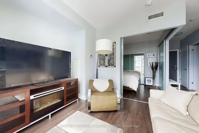 Additional image 18 of 169 Fort York Blvd Unit 519